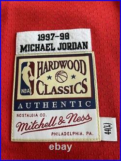 100% Authentic Michael Jordan Mitchell & Ness 97 98 Bulls Jersey Size 44 L