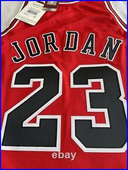 100% Authentic Michael Jordan Mitchell & Ness 97 98 Bulls Jersey Size 44 L