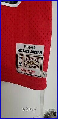 100% Authentic Michael Jordan Mitchell Ness Bulls 84 85 Jersey Size 44 L Mens