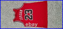100% Authentic Michael Jordan Vintage Nike Chicago Bulls Jersey Size 44 L Mens