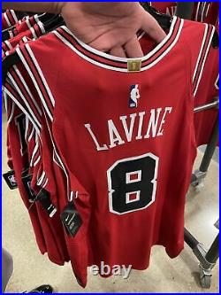 100% Authentic Nike Chicago Bulls Zach Lavine #8 Jersey SZ 48(L) AV2627-657