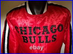CHICAGO BULLS Starter Snap Down Jacket RED MEDIUM