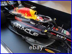 F1 Minichamps 118 Max Verstappen Red Bull RB19 Winner WC Bahrain GP 2023