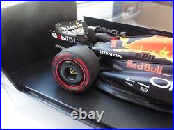 F1 Minichamps 118 Max Verstappen Red Bull RB19 Winner WC Bahrain GP 2023