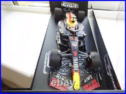 F1 Minichamps 118 Max Verstappen Red Bull RB19 Winner WC Bahrain GP 2023