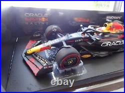 F1 Minichamps 118 Max Verstappen Red Bull RB19 Winner WC Bahrain GP 2023