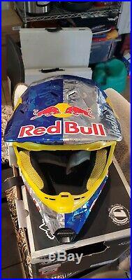 Fox V3 Red bull athlete Redbull helmet