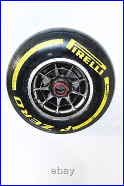 Max Verstappen Red Bull Racing Rb14 F1 Wheel & New Pirelli Tyre F1 Memorabilia