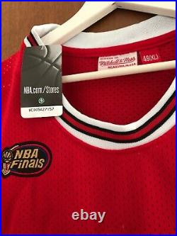 Michael Jordan 23 Chicago Bulls Road Finals 1997-98 Jersey Size XL Limited