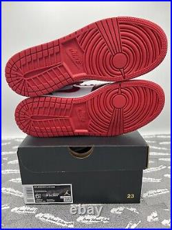 Nike Air Jordan 1 Low Bulls (GS) Size 6.5 Youth / 8 Women's 553560-163 NEW