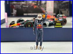 Red Bull F1 RB18 Max Verstappen Japan 2022 World Champion Spark 143 with Figure