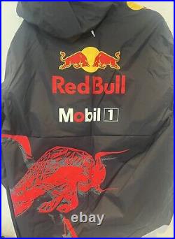 Red Bull Racing Rain Jacket PUMA size L Men's NWT