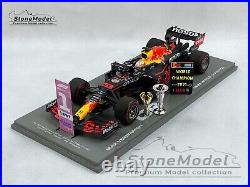 Spark 118 Trophy Red Bull F1 RB16B Max Verstappen Abu Dhabi 2021 World Champion